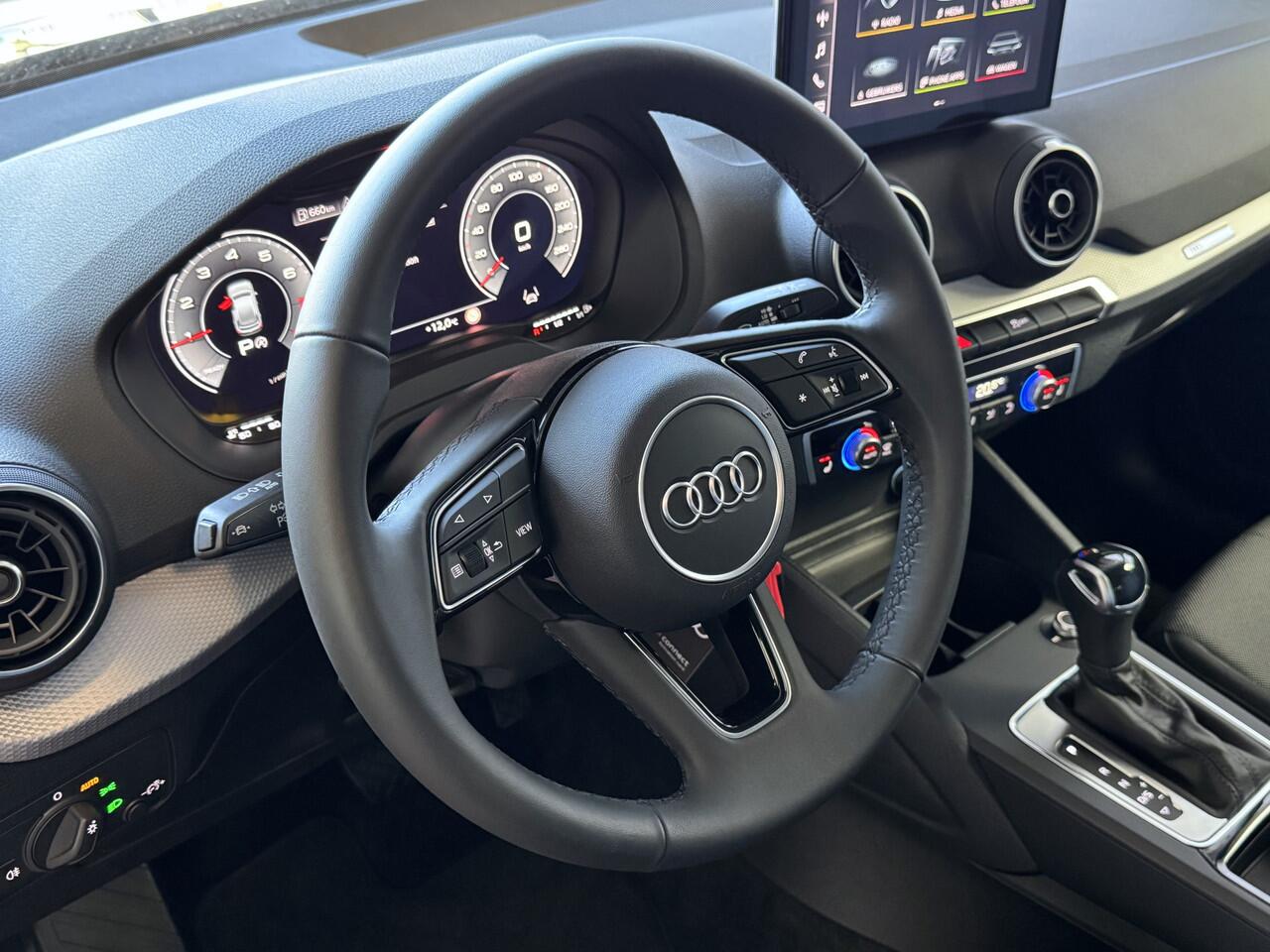 Audi Q2 35 TFSI 1.5 S EDITION FACELIFT 150 PK VIR.COCKPIT TOUCHSCREEN CARPLAY NAVI CAMERA LED STOELVERW. PDC 2025 "Audi rijden begint bij Topautos.nl - 20 Audi topmodellen direct op voorraad!"