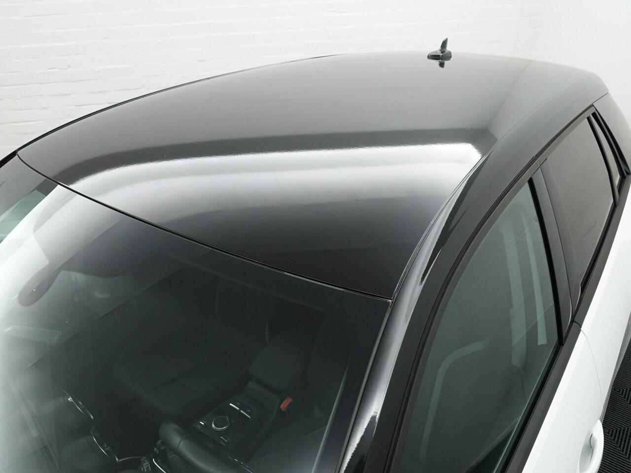 Audi Q2 35 TFSI 150pk S Line Aut- Two Tone, Navigatie, Park Assist, Privacy Glass, Clima, Cruise, Sport Interieur