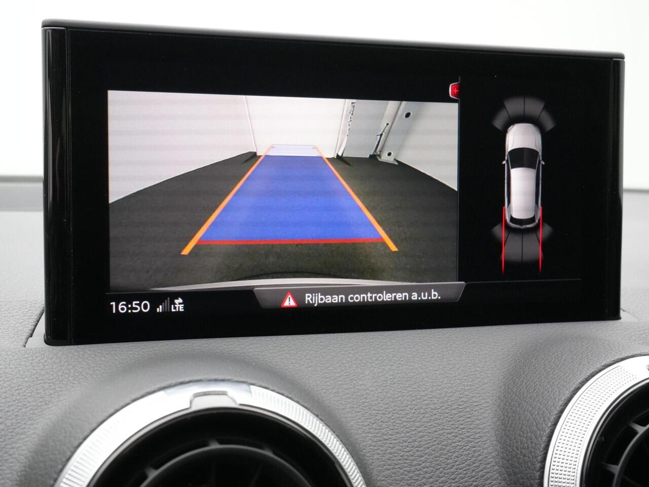 Audi Q2 35 TFSI 150 pk S-tronic Advanced edition / S-Line | Panoramadak | Achteruitrijcamera | Stoelverwarming | Carplay | Matrix LED koplampen | 18 inch