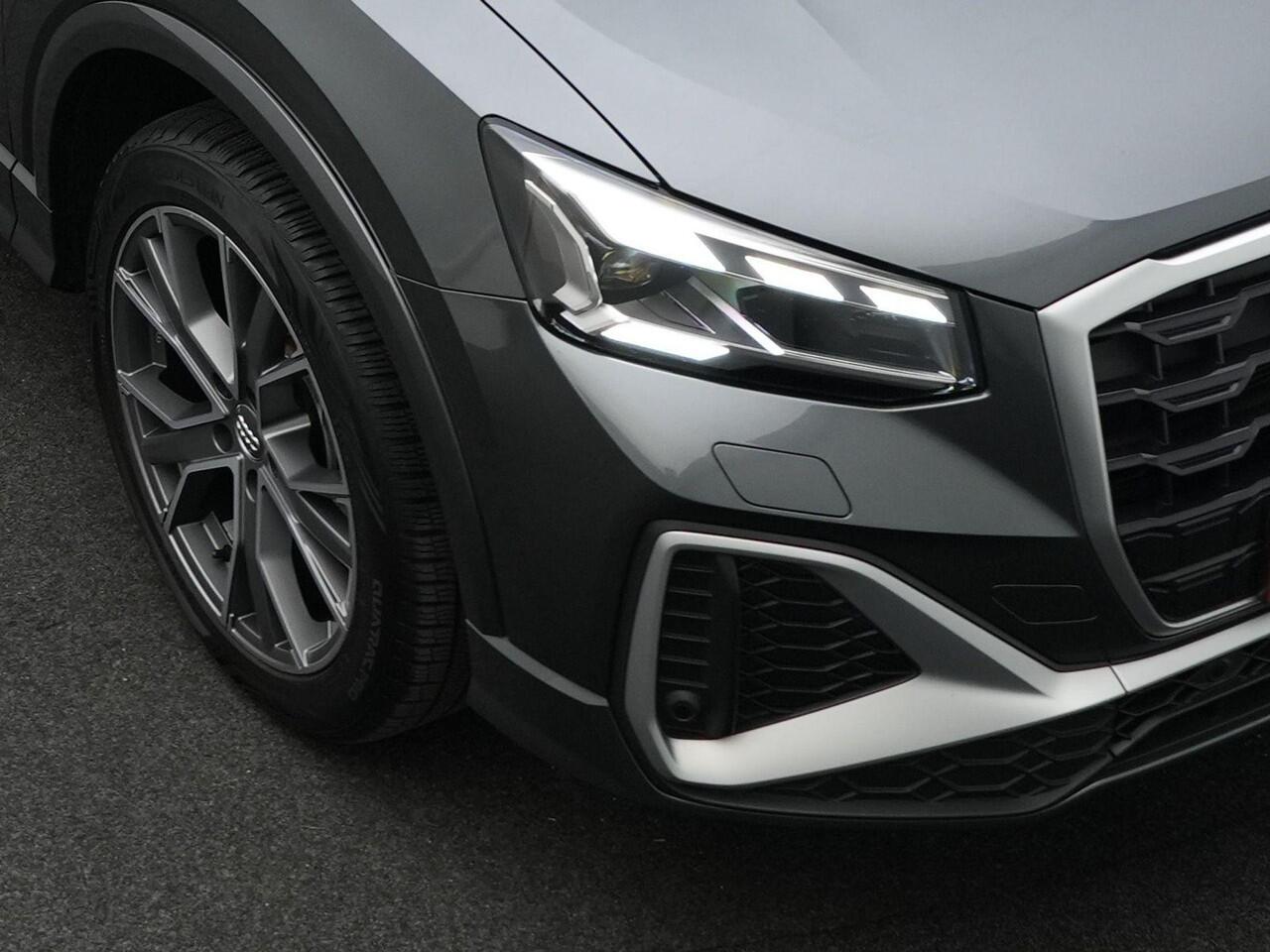 Audi Q2 35 TFSI 150 pk S-tronic S Edition / S-Line | Matrix LED | Achteruitrijcamera | Stoelverwarming