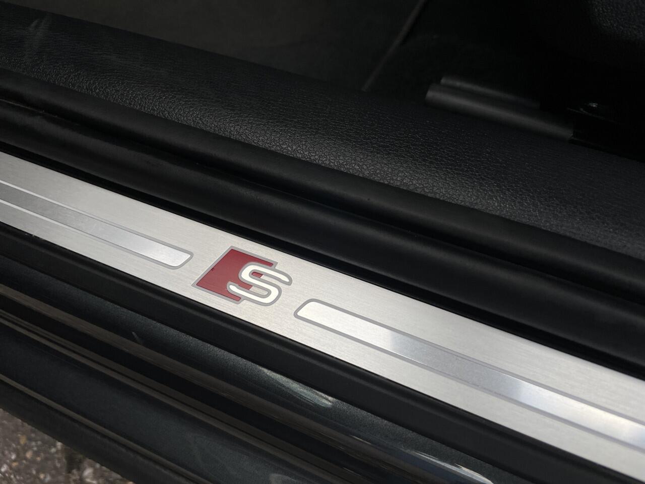 Audi Q2 35 TFSI S-line Black Matrix Sonos Pano