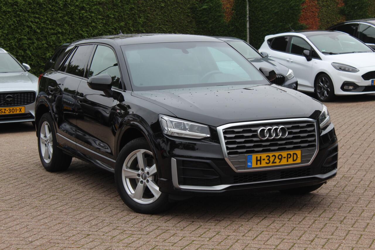 Audi Q2 30 TFSI Sport 3x S-line / Trekhaak / Navigatie / Parkeerhulp achter / 17'' / Getint glas / Cruise Control