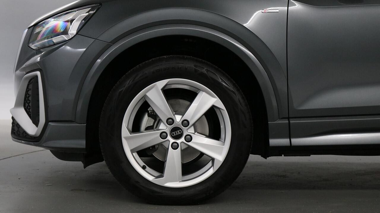 Audi Q2 35 TFSI 150pk S Edition S-Tronic / Navigatie / Adaptive Cruise Control / LED