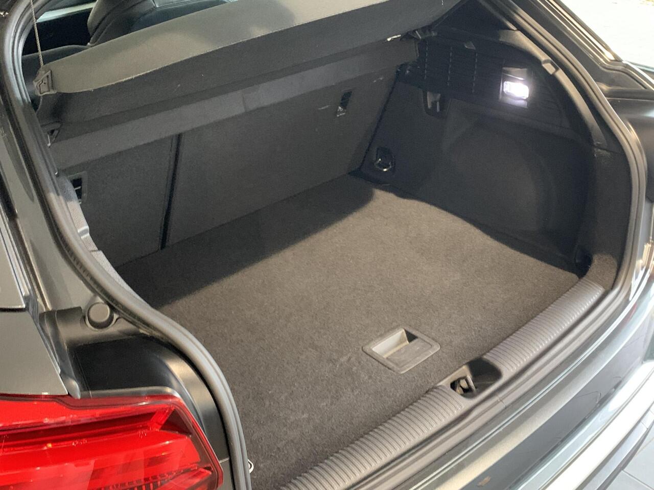 Audi Q2 35 TFSI S Edition | TREKHAAK | NAVIGATIE | S-LINE