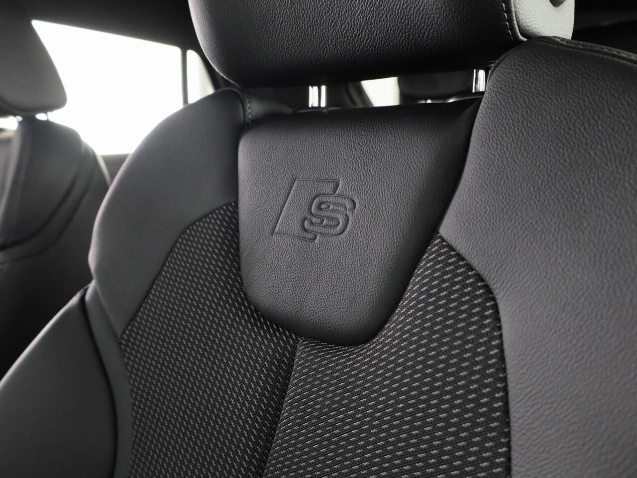 Audi Q2 35 TFSI S Edition | Optiek pakket zwart plus | Privacy glas | Stoelverwarming voorin | Audi Soundsysteem |