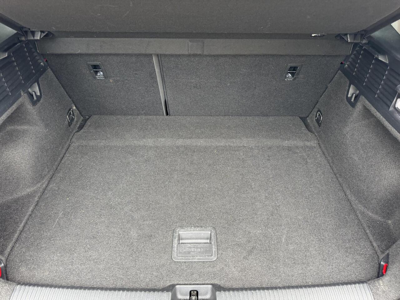 Audi Q2 35 TFSI S Edition 150pk Automaat | Afneembare Trekhaak | Stoelverwarming | Navigatie | Climate control