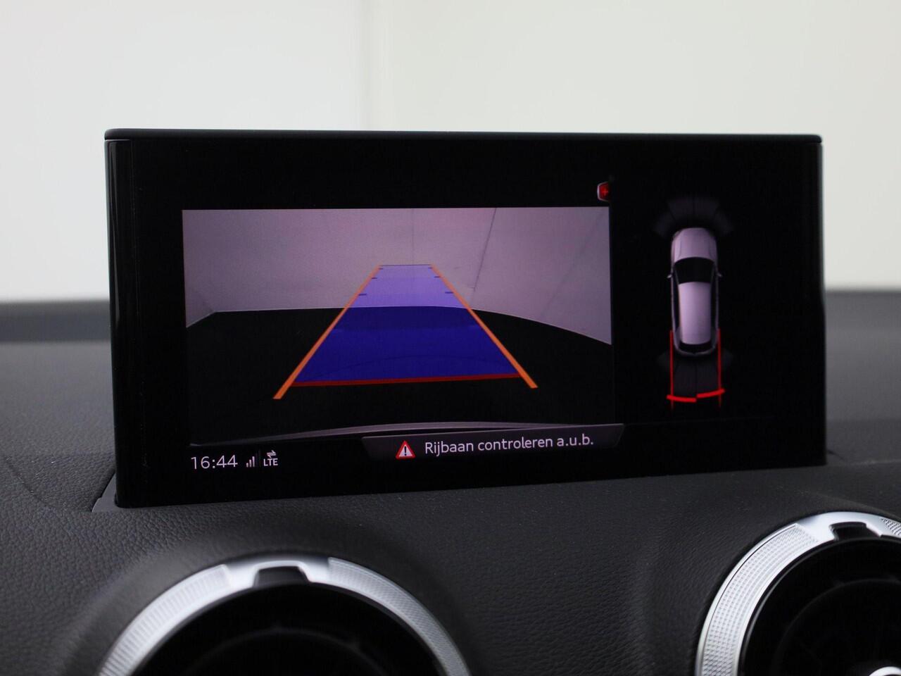 Audi Q2 35 TFSI/150PK S-Tronic S Edition · Panoramadak · Apple/Android Car Play · Camera + Parkeersensoren