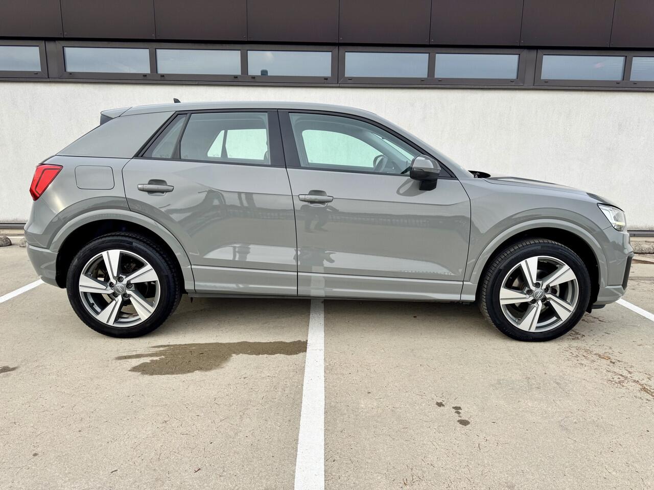 Audi Q2 35 TFSI CoD 150 pk Sport | S-Tronic | Manhattangrijs Metallic | uniek lage km stand | 1ste eign. | Nieuw staat | | Kleurcode X7L |