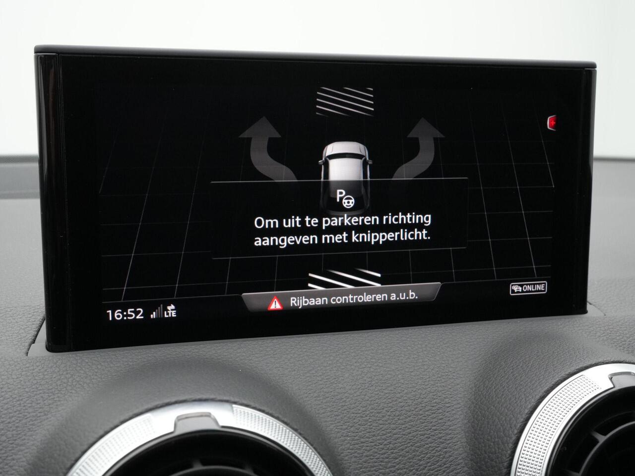 Audi Q2 35 TFSI 150 pk S-tronic Advanced edition / S-Line | Panoramadak | Achteruitrijcamera | Stoelverwarming | Carplay | Matrix LED koplampen | 18 inch