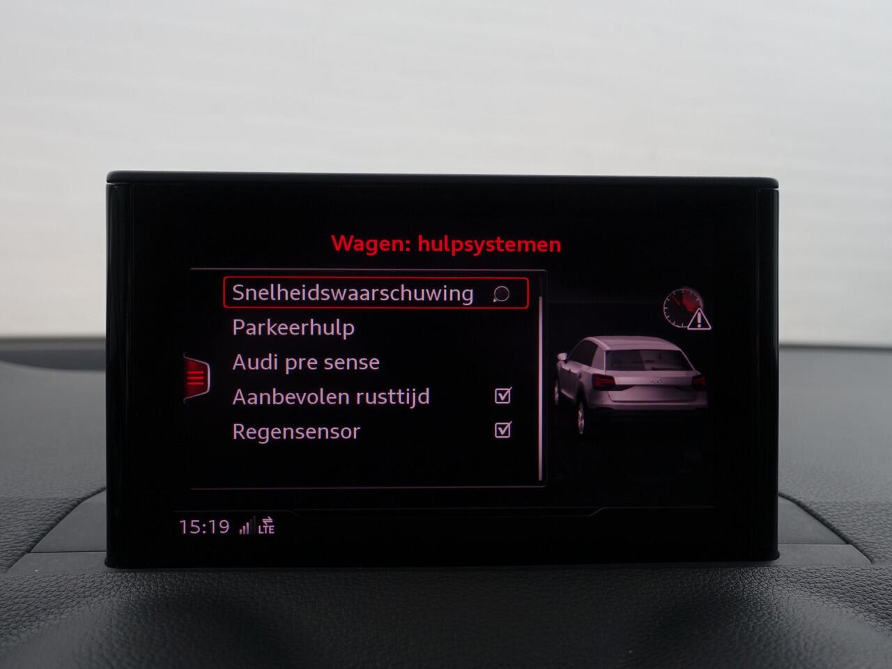 Audi Q2 35 TFSI 150pk S Line Aut- Two Tone, Navigatie, Park Assist, Privacy Glass, Clima, Cruise, Sport Interieur