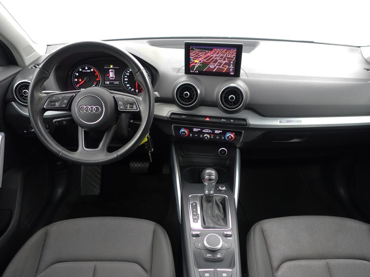 Audi Q2 35 TFSI 150pk S Line Aut- Two Tone, Navigatie, Park Assist, Privacy Glass, Clima, Cruise, Sport Interieur