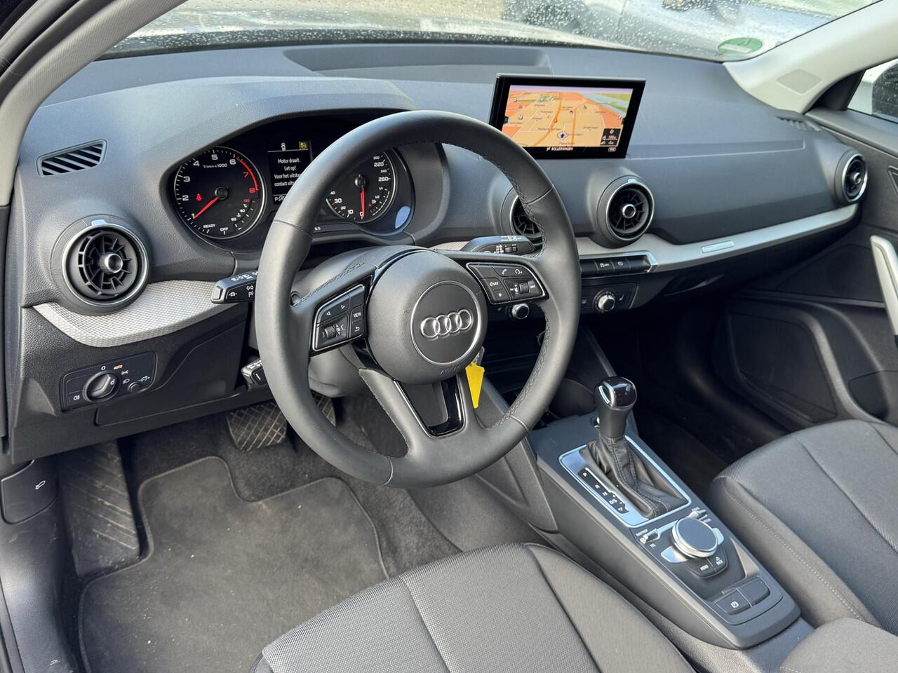 Audi Q2 35 TFSI S Edition | Camera | Airco | Navi | Extra getint glas | LM velgen | Verwarmde voorstoelen | LED - Kop / Achterlichten ( Vestiging - Nieuwegein )