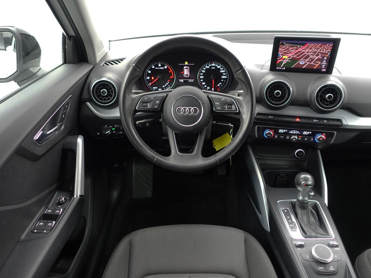 Audi Q2 35 TFSI 150pk S Line Aut- Two Tone, Navigatie, Park Assist, Privacy Glass, Clima, Cruise, Sport Interieur