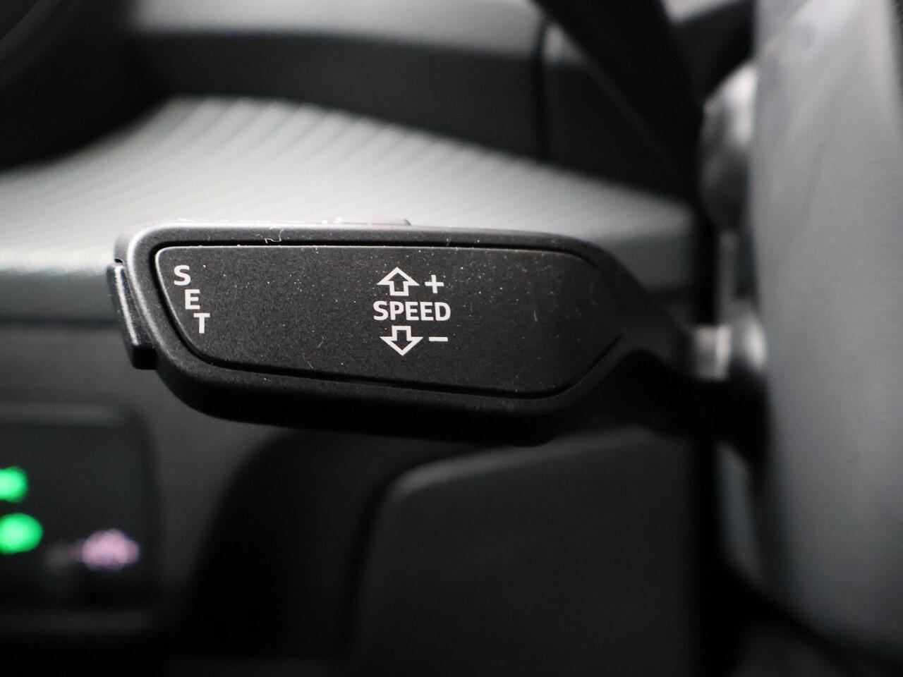 Audi Q2 35 TFSI S Edition | 150 PK | Automaat | Trekhaak | Matrix LED | S line interieur | S line |