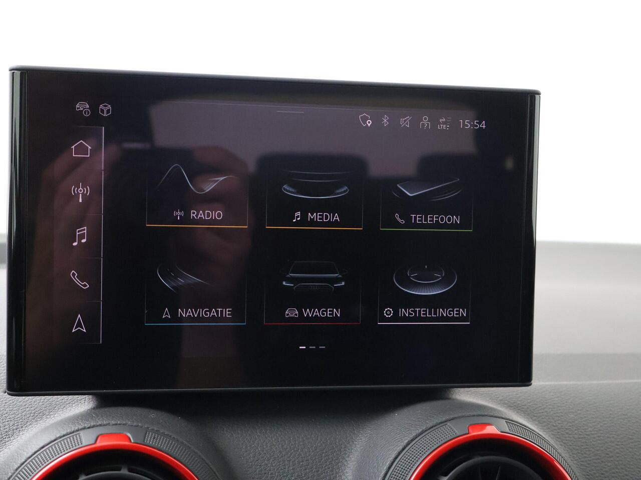 Audi Q2 35 TFSI S Edition | 150 PK | Automaat | Trekhaak | Matrix LED koplampen | S Line |