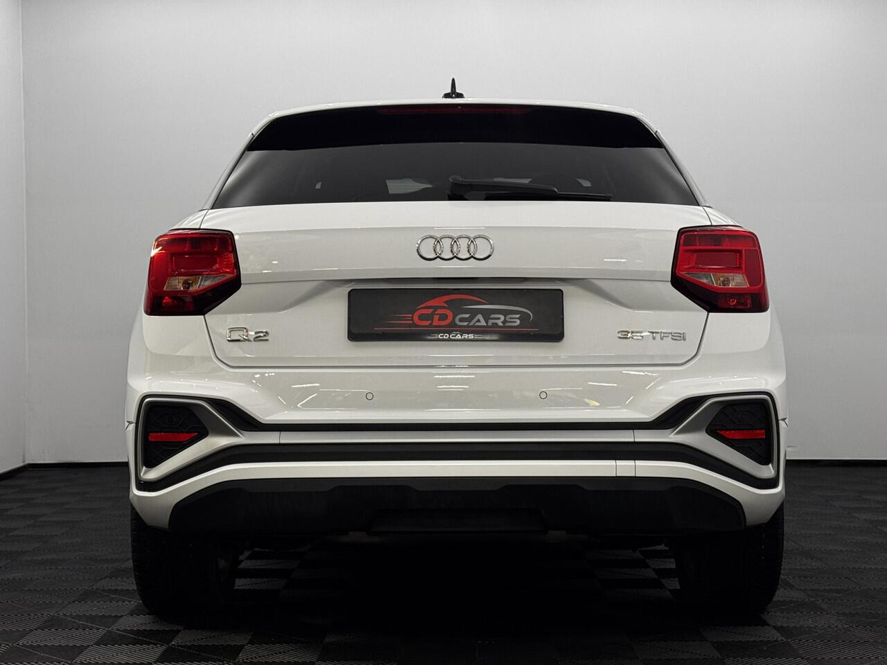 Audi Q2 35 TFSI S-line Airco, Parkeersensoren, Navi, Cruise control adaptief, Stoelverwarming, A start stop