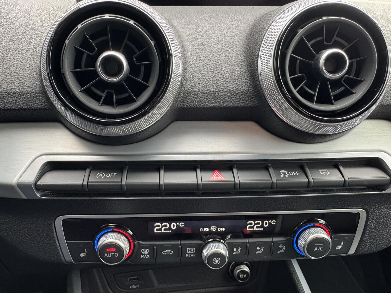 Audi Q2 35 TFSI S-line Black Keyless