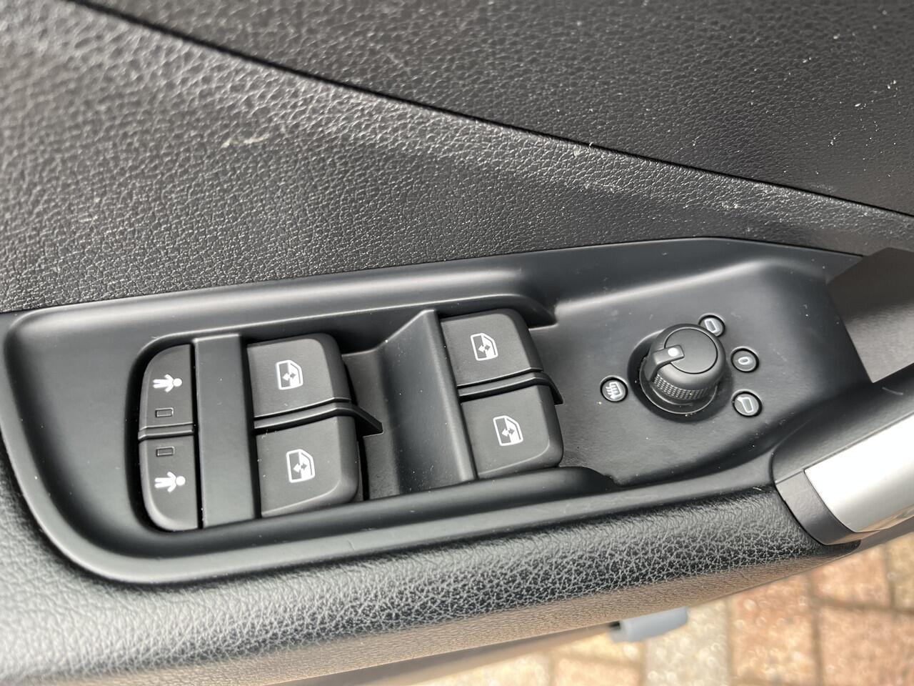 Audi Q2 30 TFSI Pro Line / PANO/ ADAPT. CRUISE/ SMARTPHONE INTERFACE/ LED/ PARK. SENSOREN/ DAB/ CLIMA