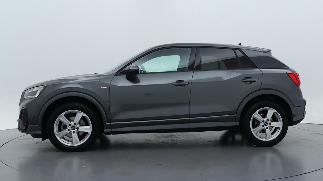 Audi Q2 35 TFSI S Edition | Stoelverwarming | Adaptive cruise | Zwart optiek |