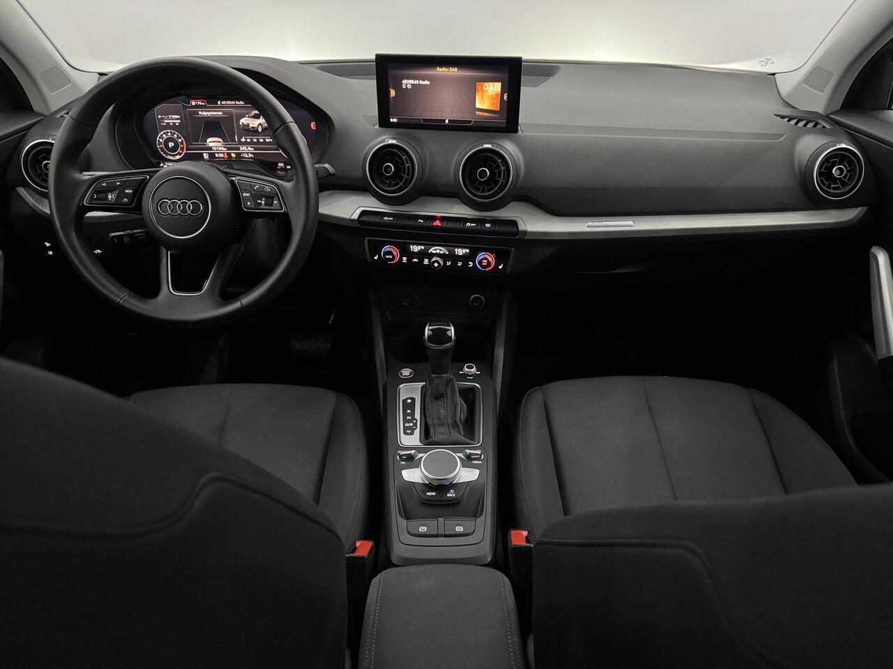 Audi Q2 35 TFSI S Edition Camera, Navi, Keyless start, Virtual desk, Elektrische achterklep, Cruise control adaptief, Stoelverwarming