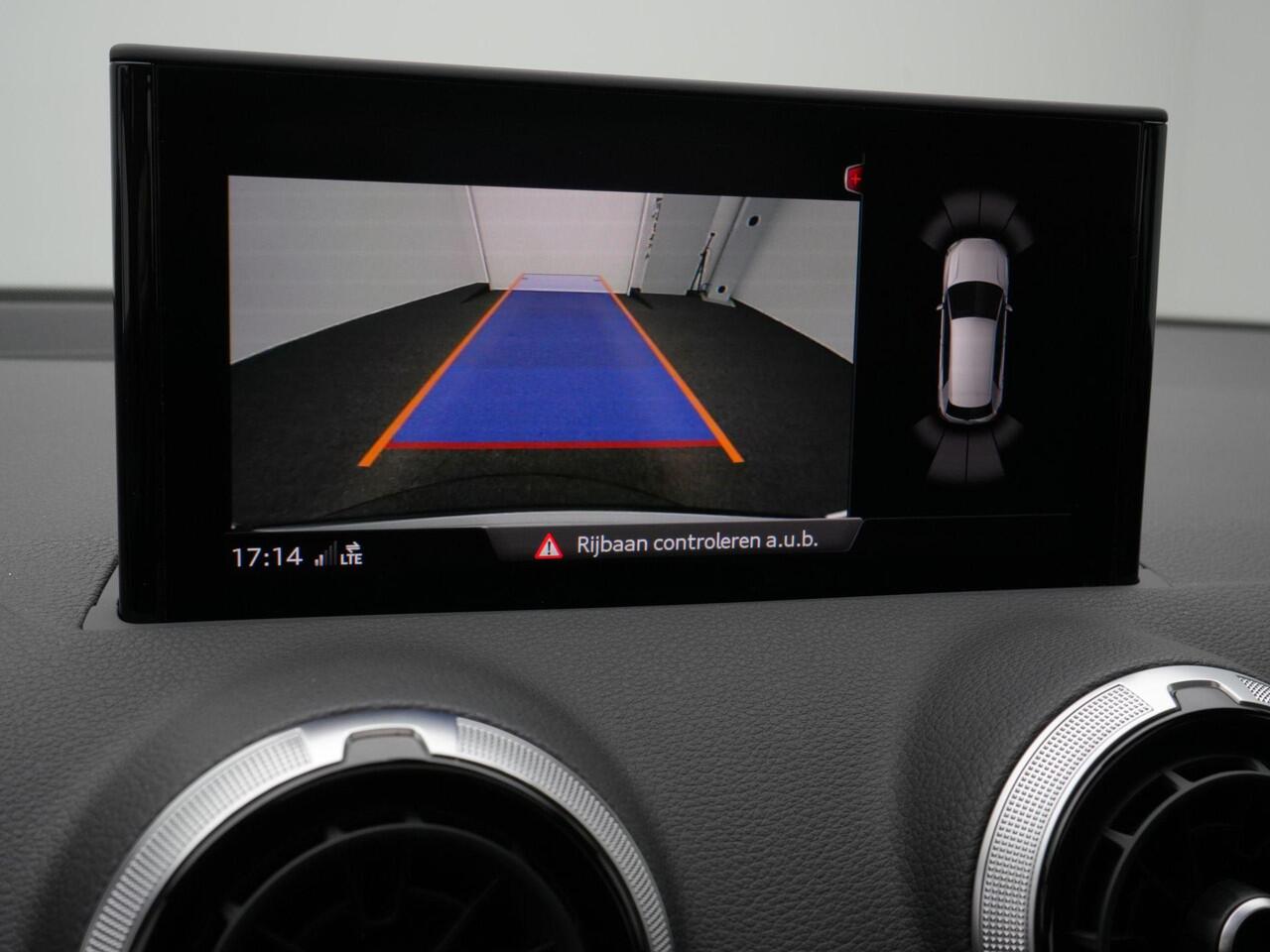 Audi Q2 1.0 30 TFSI 110 pk Advanced edition | Panoramadak | LED koplampen | Achteruitrijcamera | Side Assist | Cruise control | 17 inch