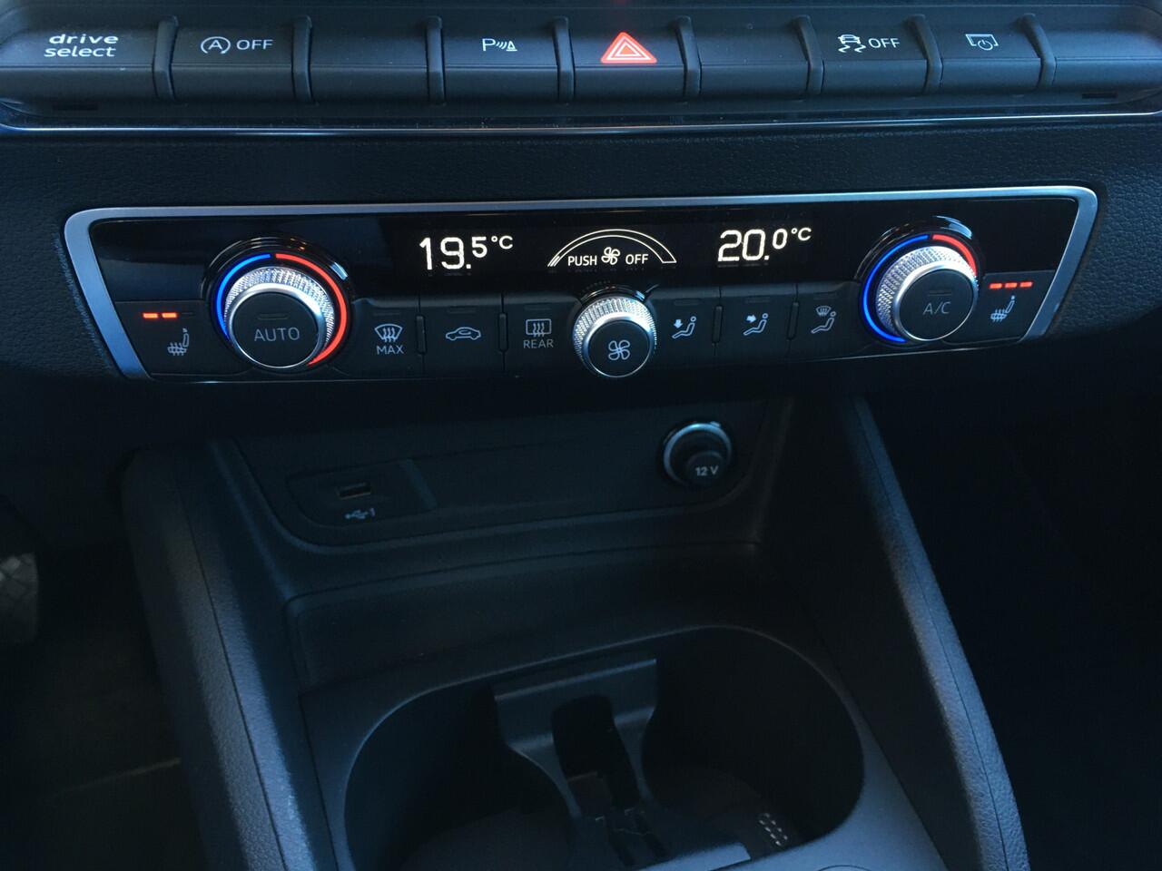 Audi Q2 35 TFSI S-line Camera trekhaak