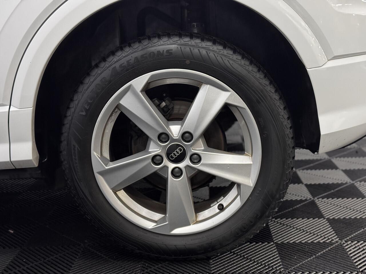 Audi Q2 35 TFSI S-line Airco, Parkeersensoren, Navi, Cruise control adaptief, Stoelverwarming, A start stop