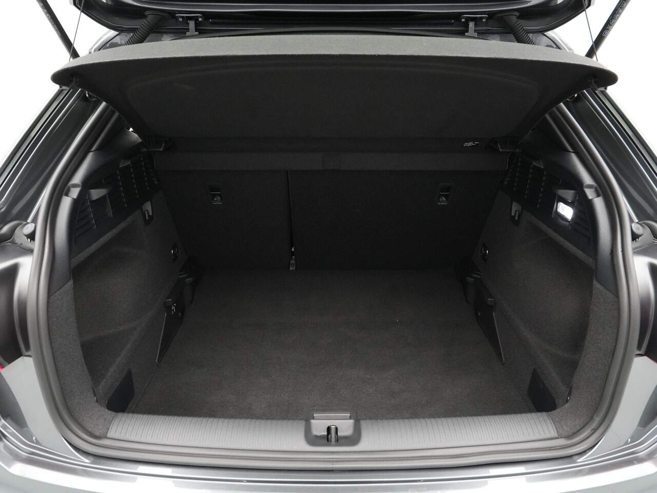 Audi Q2 35 TFSI S Edition S Line Active info display Navigatie 73