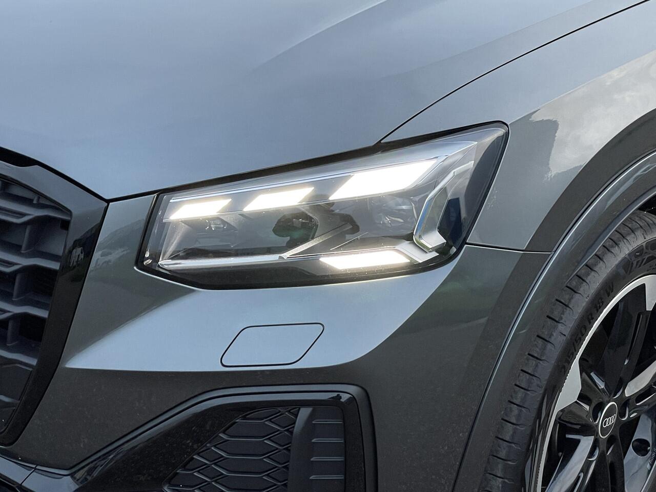 Audi Q2 35 TFSI S-line Black Matrix Sonos Pano