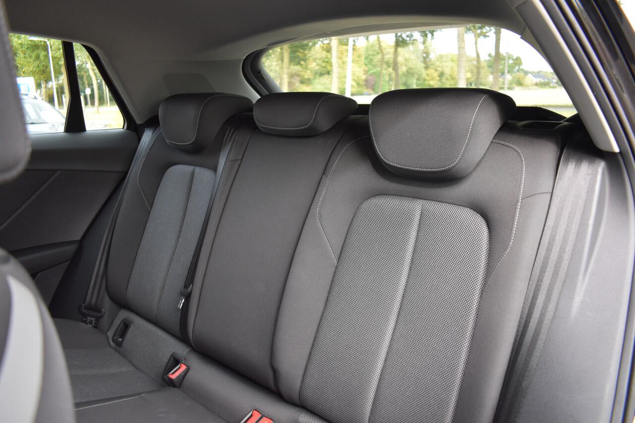 Audi Q2 30 TFSI Sport S line Edition / Parkeersensoren / LED / Multimedia / Cruise Control / Navigatie