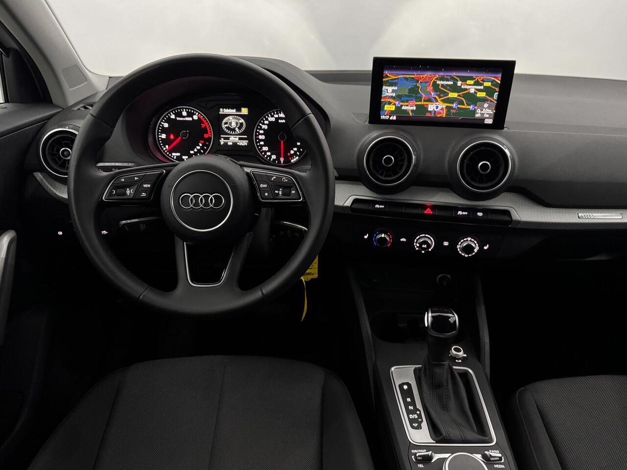 Audi Q2 35 TFSI S-line Airco, Parkeersensoren, Navi, Cruise control adaptief, Stoelverwarming, A start stop