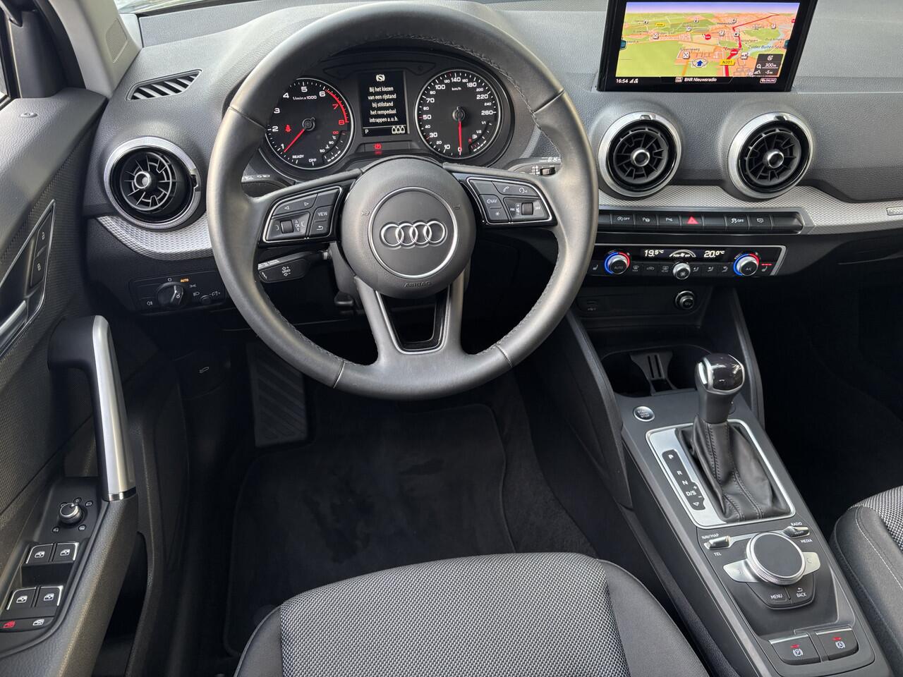 Audi Q2 35 TFSI S-line Black Edition