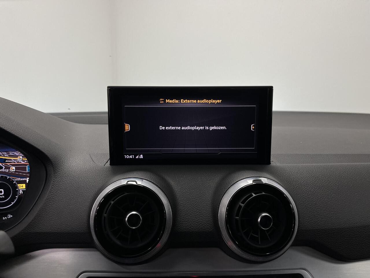 Audi Q2 30 TFSI S-Line | ORG.NL | VIRTUAL | CARPLAY |