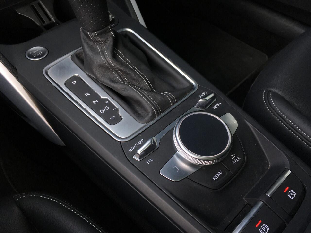 Audi Q2 35 TFSI S-line Black Audi fabr.gar. 08-2028