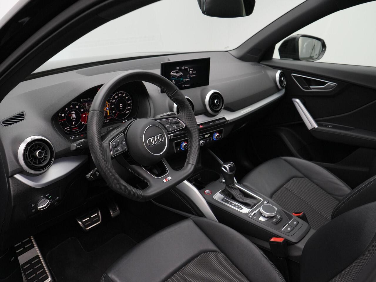 Audi Q2 SQ2 2.0 TFSI 300 pk S-tronic quattro | Panoramadak | Matrix LED | Achteruitrijcamera | Stoelverwarming