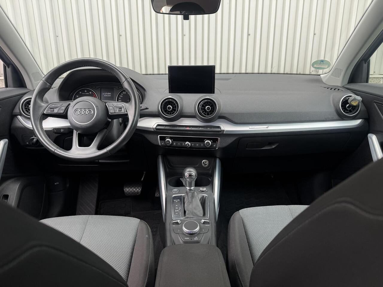 Audi Q2 30 TFSI KEYLESS PDC