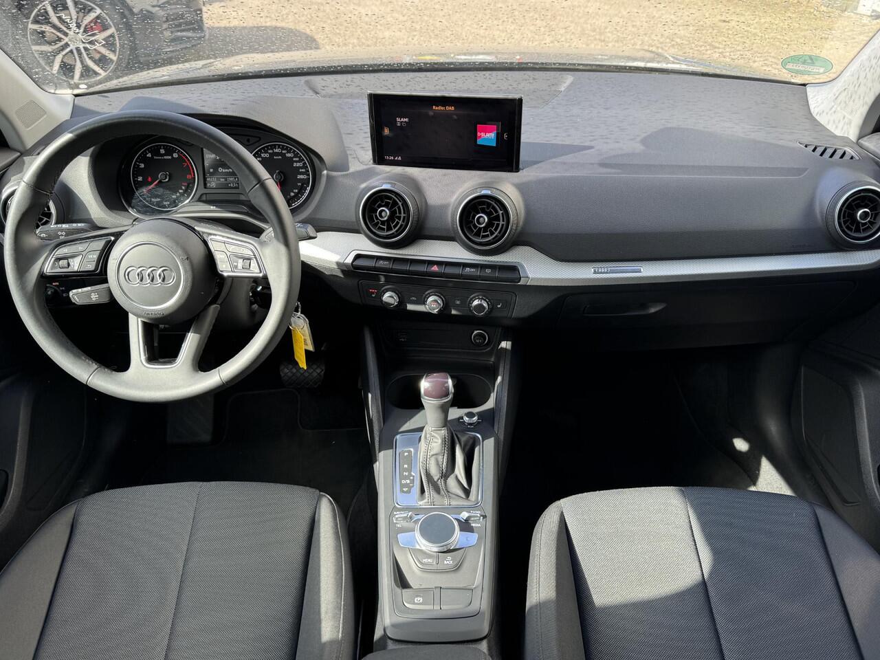 Audi Q2 35 TFSI S Edition | Camera | Airco | Navi | Extra getint glas | LM velgen | Verwarmde voorstoelen | LED - Kop / Achterlichten ( Vestiging - Nieuwegein )