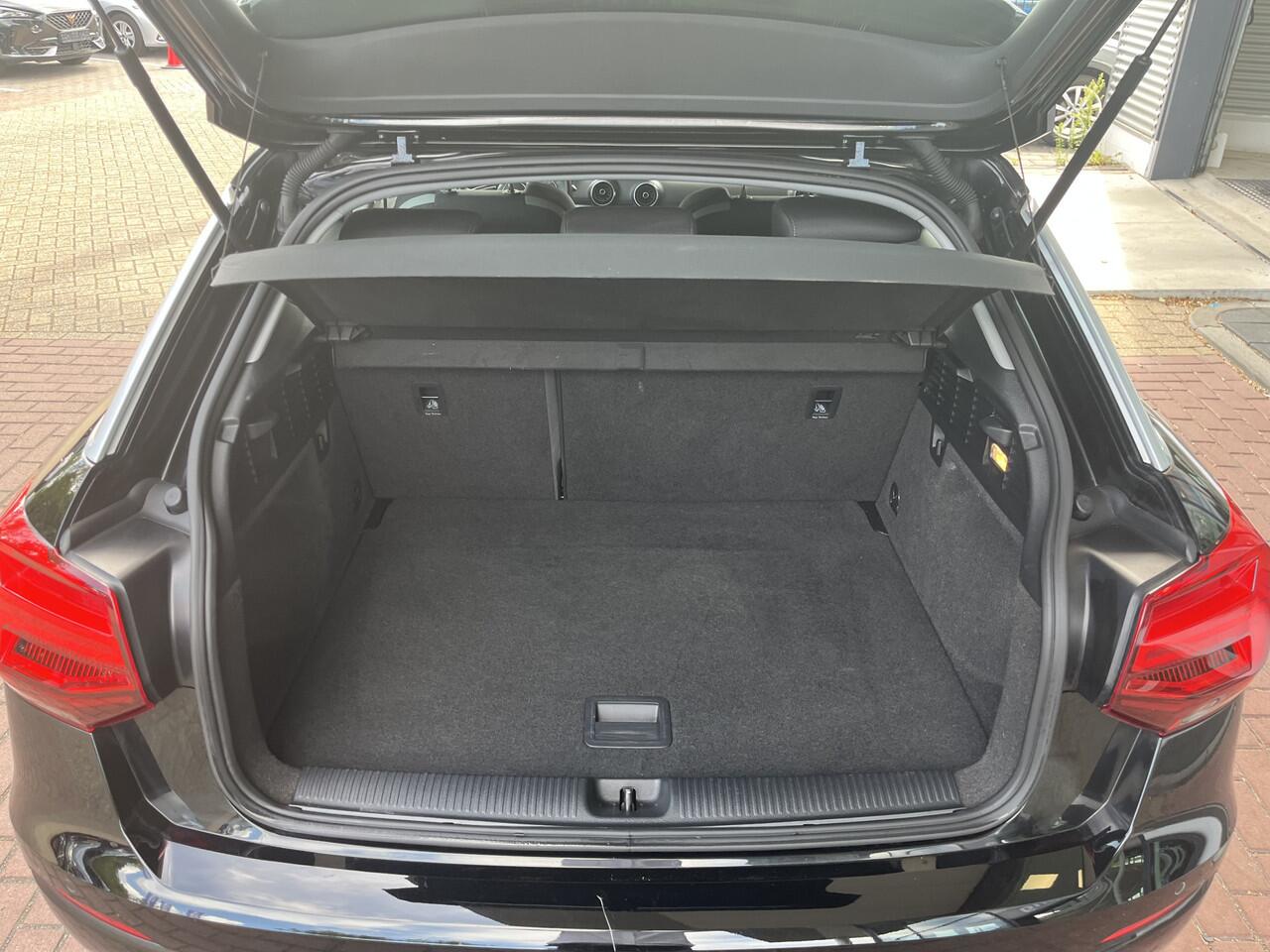 Audi Q2 30 TFSI epic / Led verlichting / Navigatie / Climate control / 17 Inch