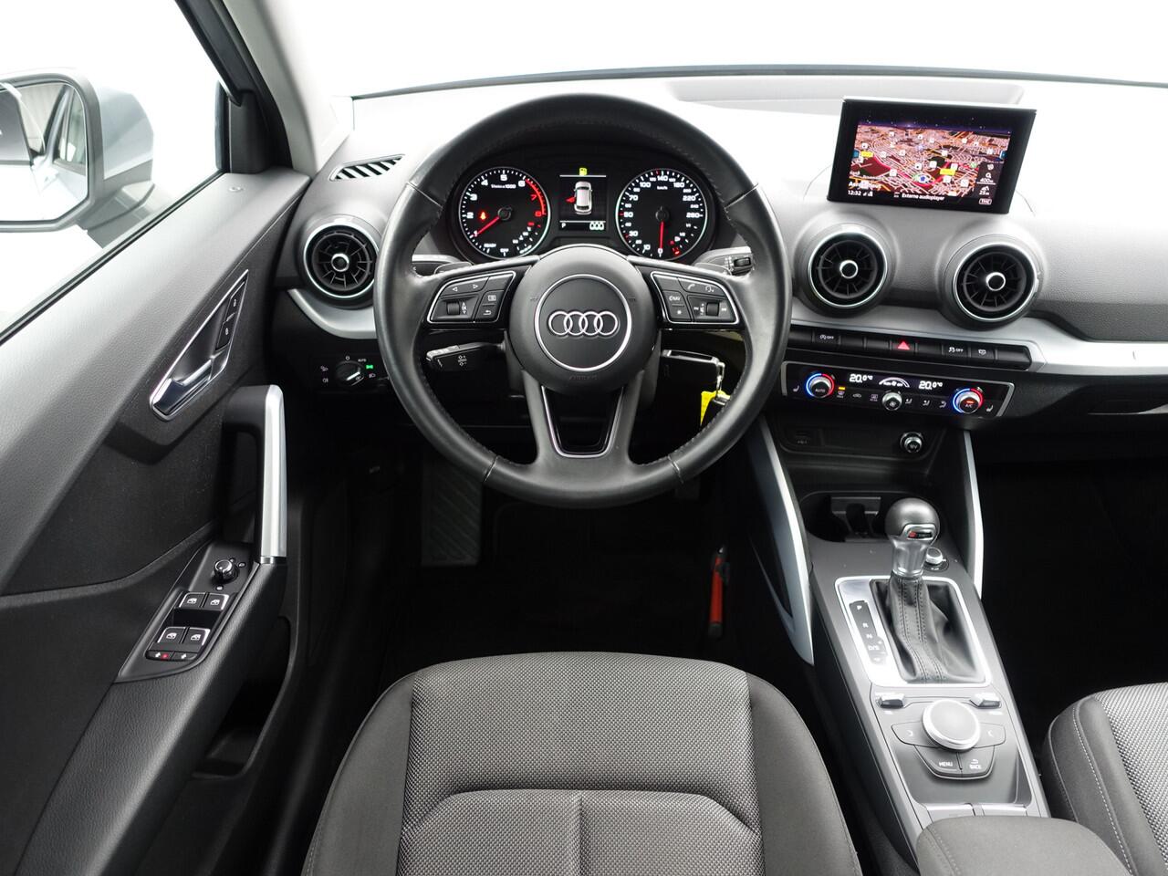 Audi Q2 35 TFSI S Competition Aut- Two Tone, Xenon Led, Park Assist, Stoelverwarming, Navi, Clima, Cruise