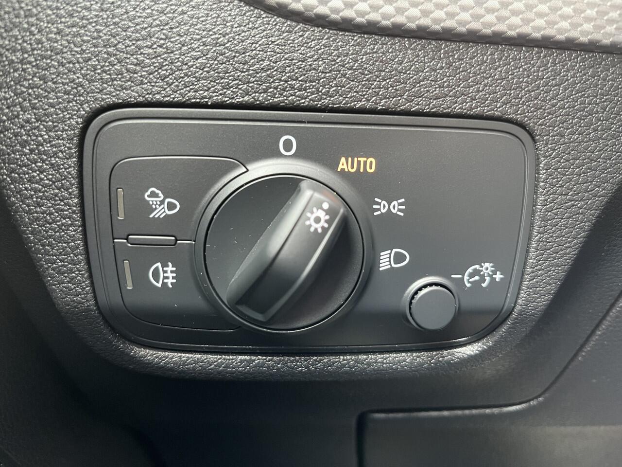 Audi Q2 30 TFSI Pro Line / PANO/ ADAPT. CRUISE/ SMARTPHONE INTERFACE/ LED/ PARK. SENSOREN/ DAB/ CLIMA