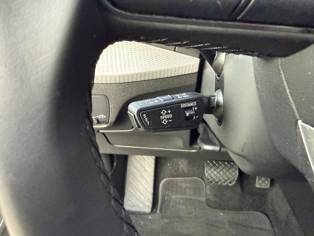 Audi Q2 35 TFSI S-LINE Camera/Apple/Virt Cock