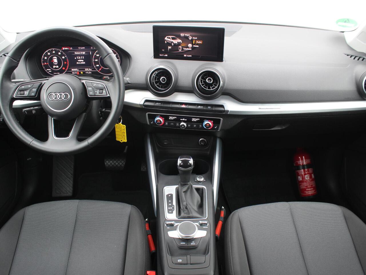 Audi Q2 35 TFSI S Edition Automaat / 1500KG Trekgewicht / S-Line / Navigatie + Apple Carplay/Android Auto / Cruise Control / Climate Control / Stoelverwarming Voor / Bluetooth /