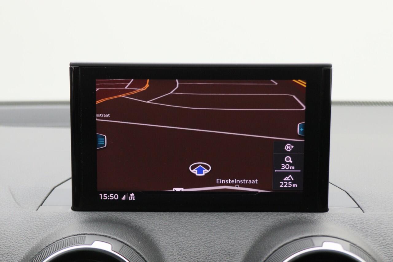 Audi Q2 30 TFSI S Edition 2x S-Line, LED, Apple Carplay, Climate, Navigatie, DAB