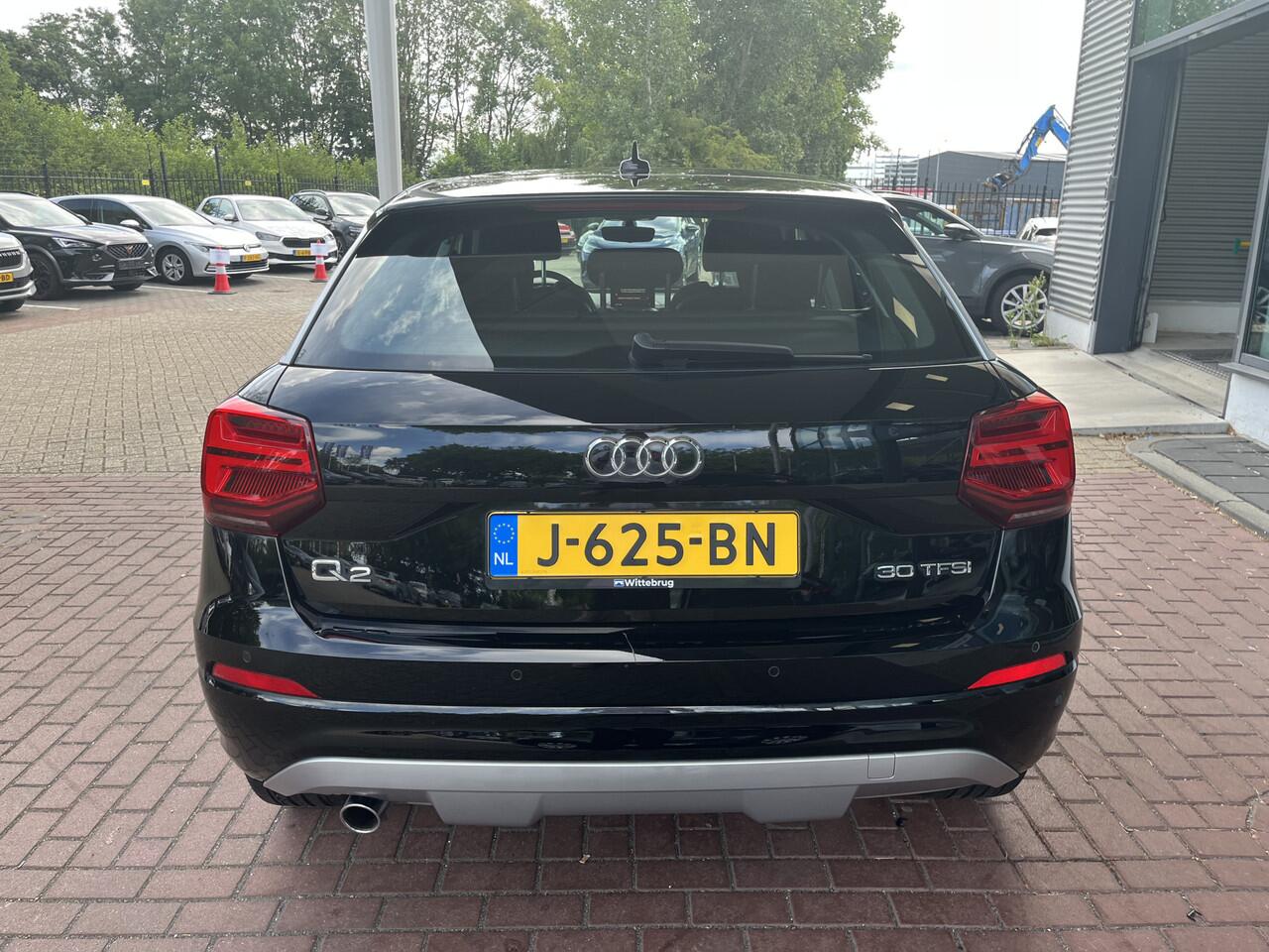 Audi Q2 30 TFSI epic / Led verlichting / Navigatie / Climate control / 17 Inch