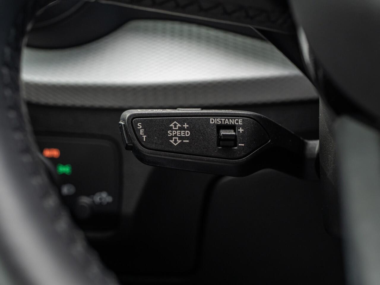 Audi Q2 30 TFSI Advanced edition CAMERA STOELVERW ADAP CRUISE LED