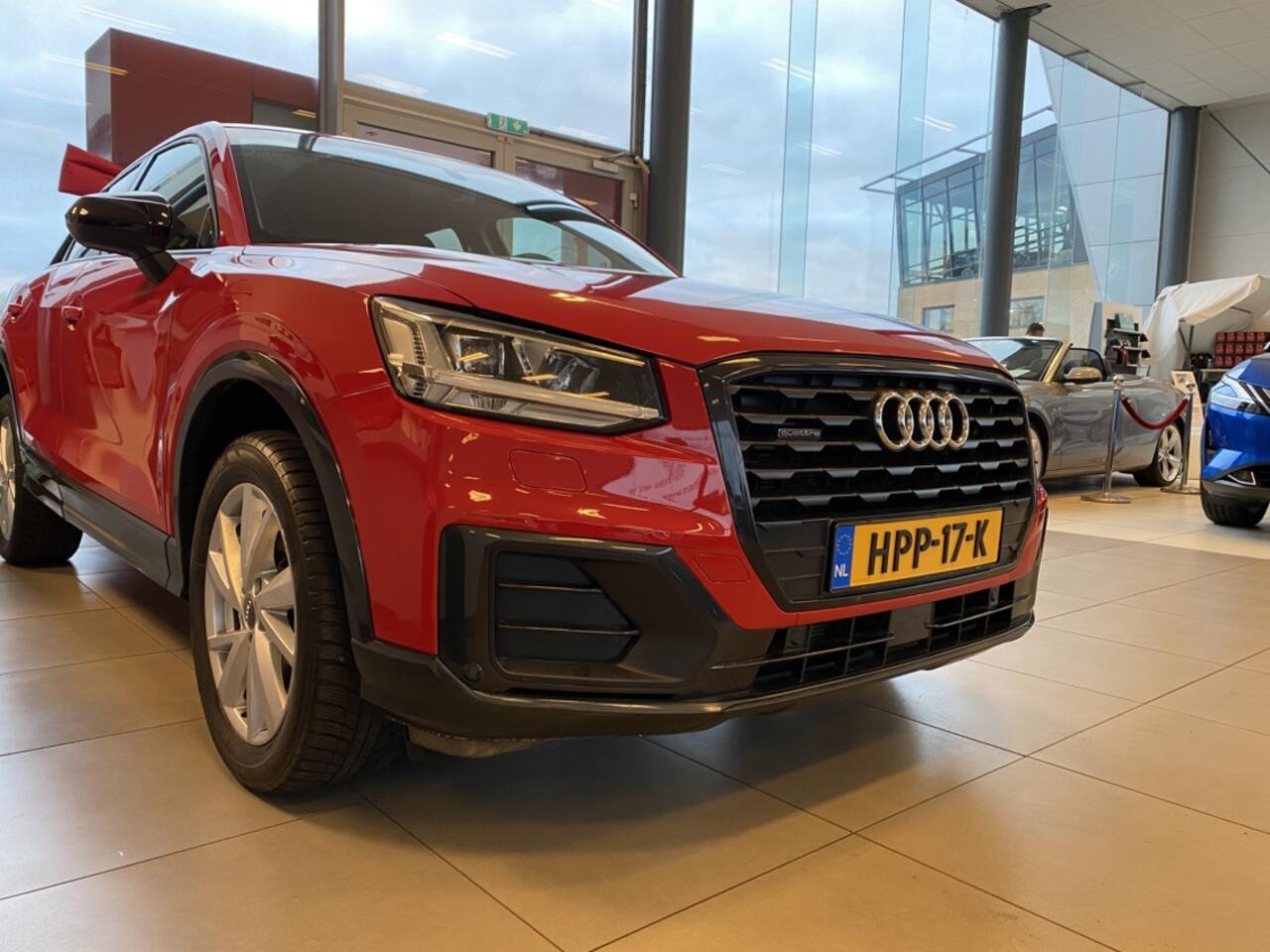 Audi Q2 40 TFSI quattro AUTOMAAT/Navigatie/Virtual cockpit/Climate control/Adaptive cruise control/Achteruitrijcamera/Parkeersensoren rondom/Stoelverwarming/Elektrische achterklep/\Keyless/DAB/Lederen bekleding/17'' Lichtmetalen velgen.
