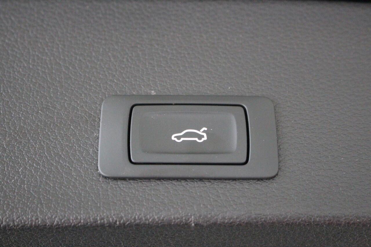 Audi Q2 35 TFSI S-Line Edition Automaat Navigatie | Panoramadak | El. achterklep | Camera