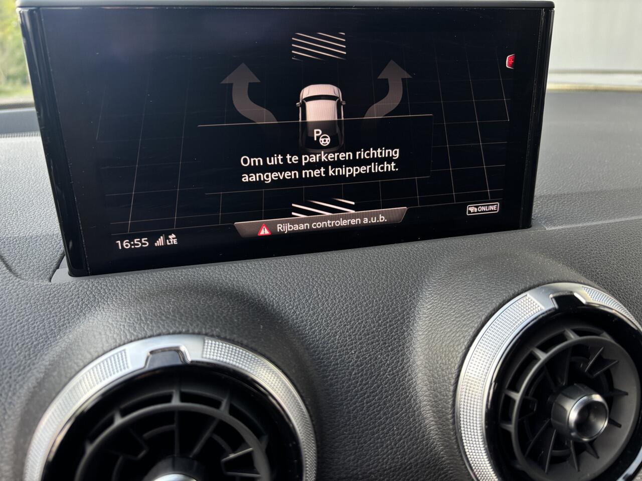 Audi Q2 35 TFSI S-line Black Edition