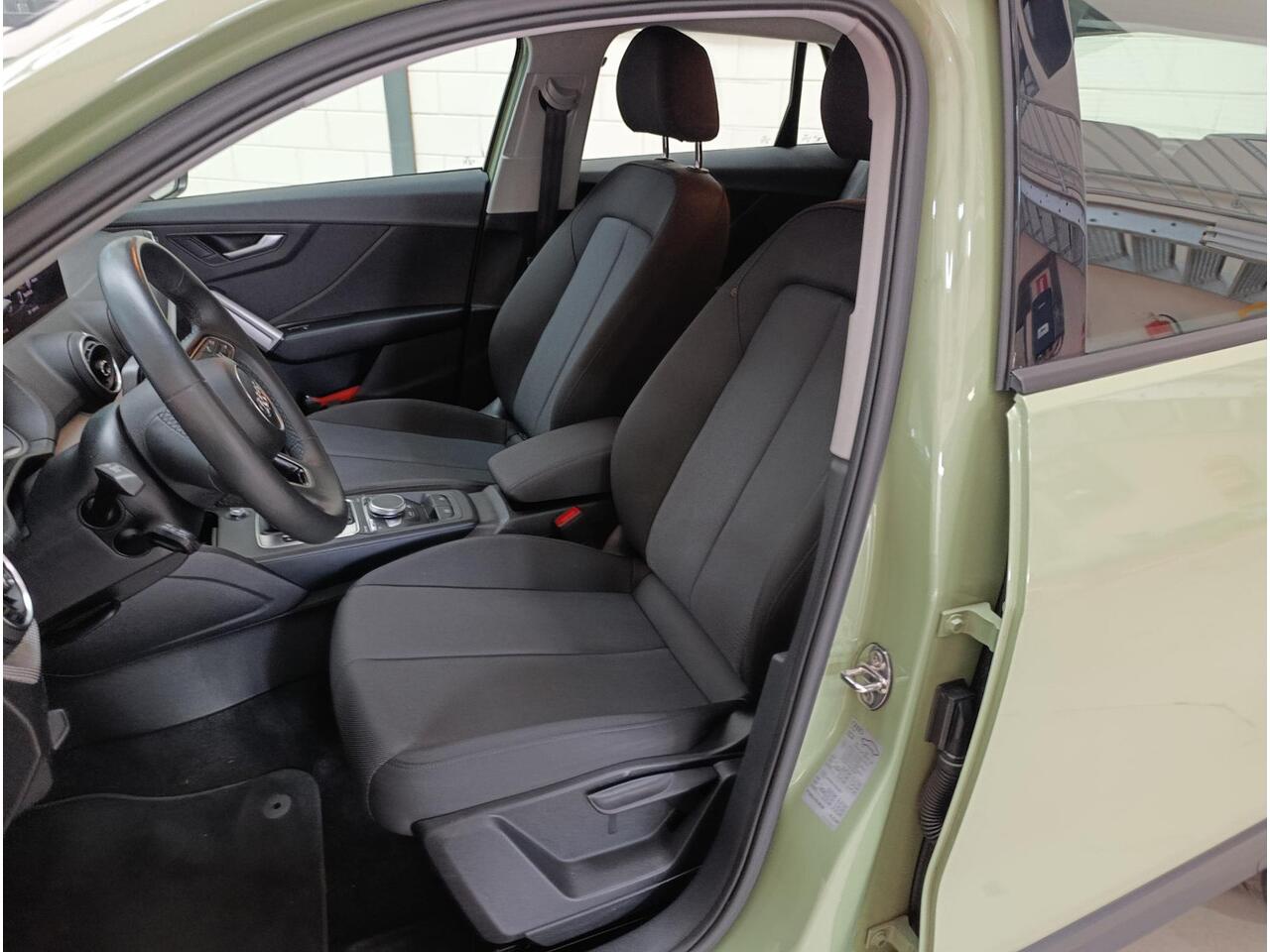 Audi Q2 35 TFSI Pro Line Automatische airco | Parkeersensoren achter | LED koplampen | Automaat