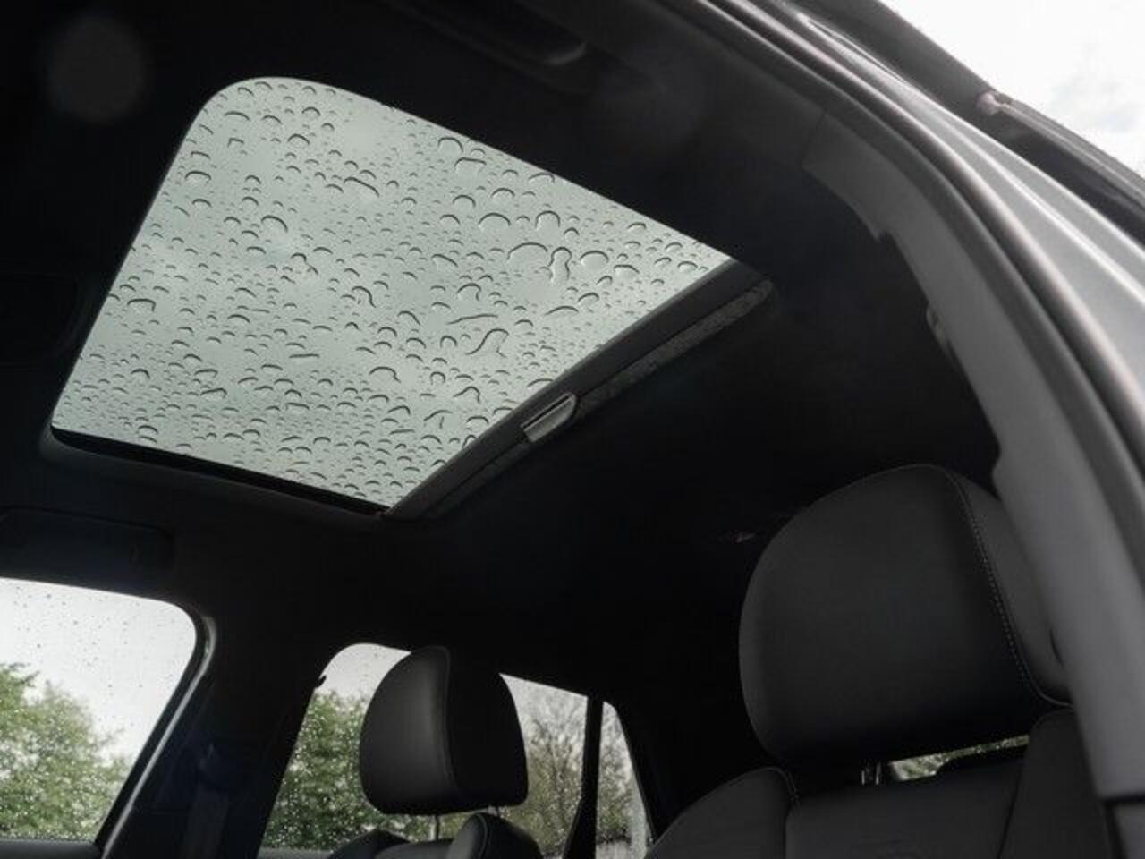 Audi Q2 35 TFSI S-line Black Matrix Sonos Pano